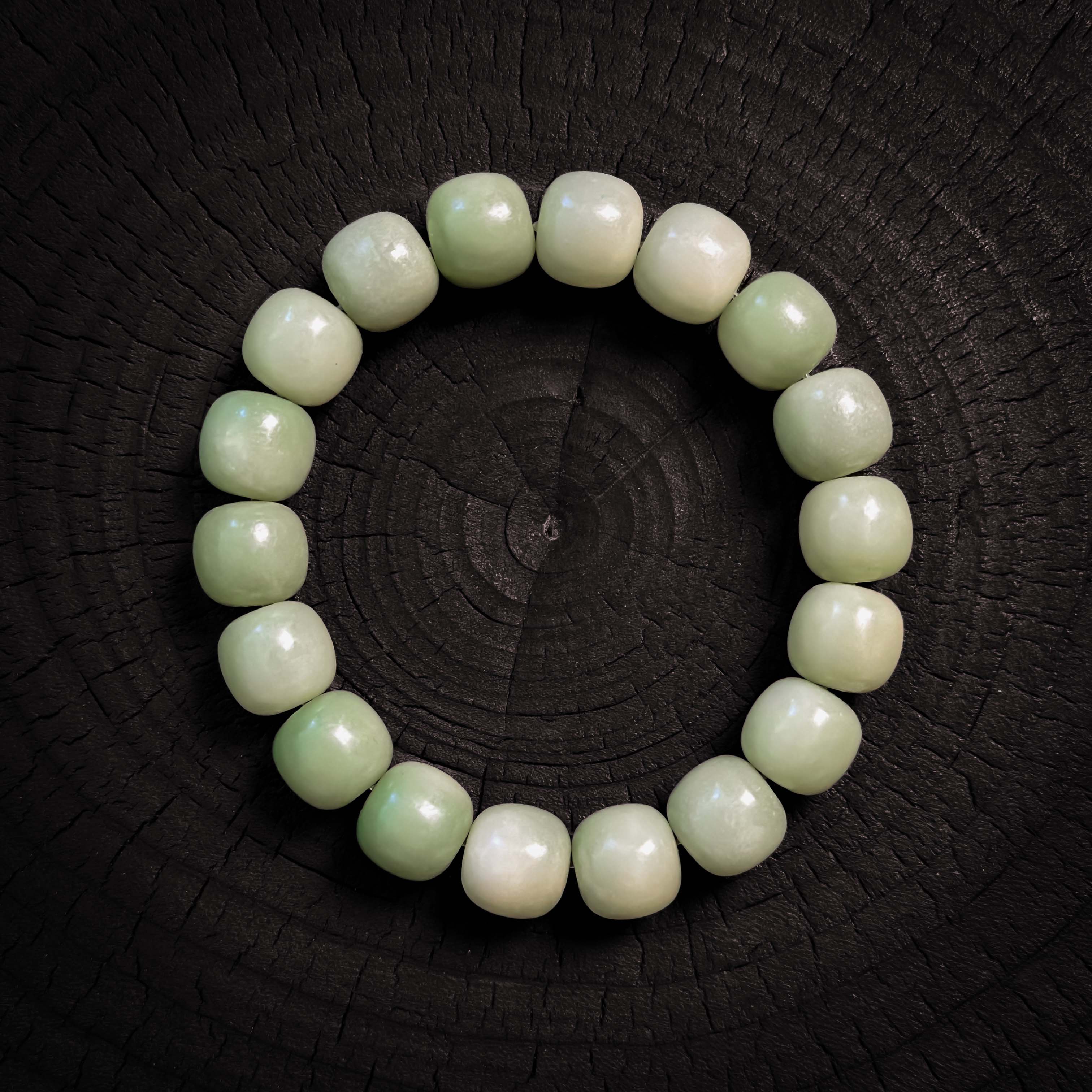 Bodhi-Armband mit natürlichem Farbverlauf und grünen Trauben – Gelassenheit und Frische