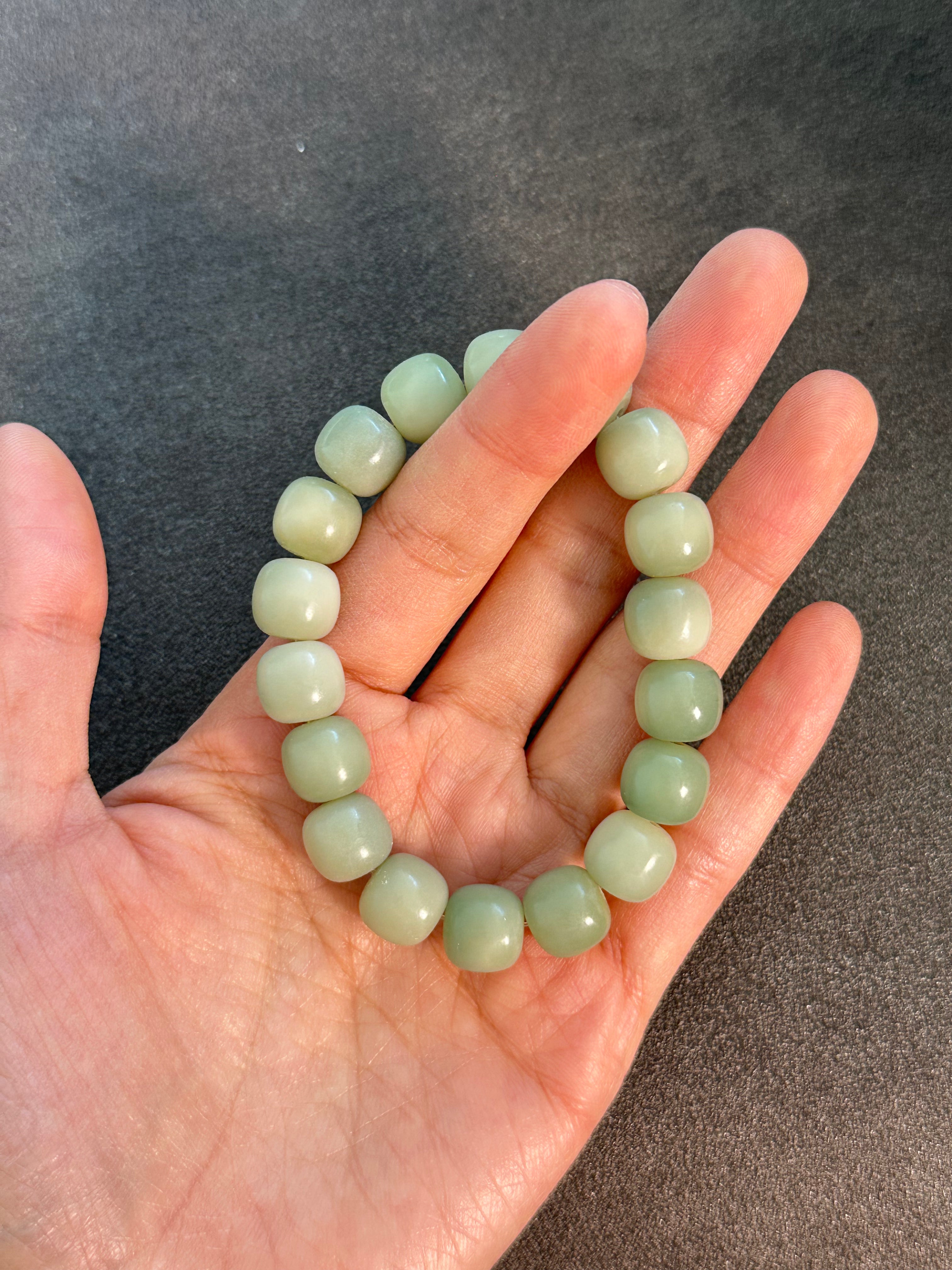 Bodhi-Armband mit natürlichem Farbverlauf und grünen Trauben – Gelassenheit und Frische