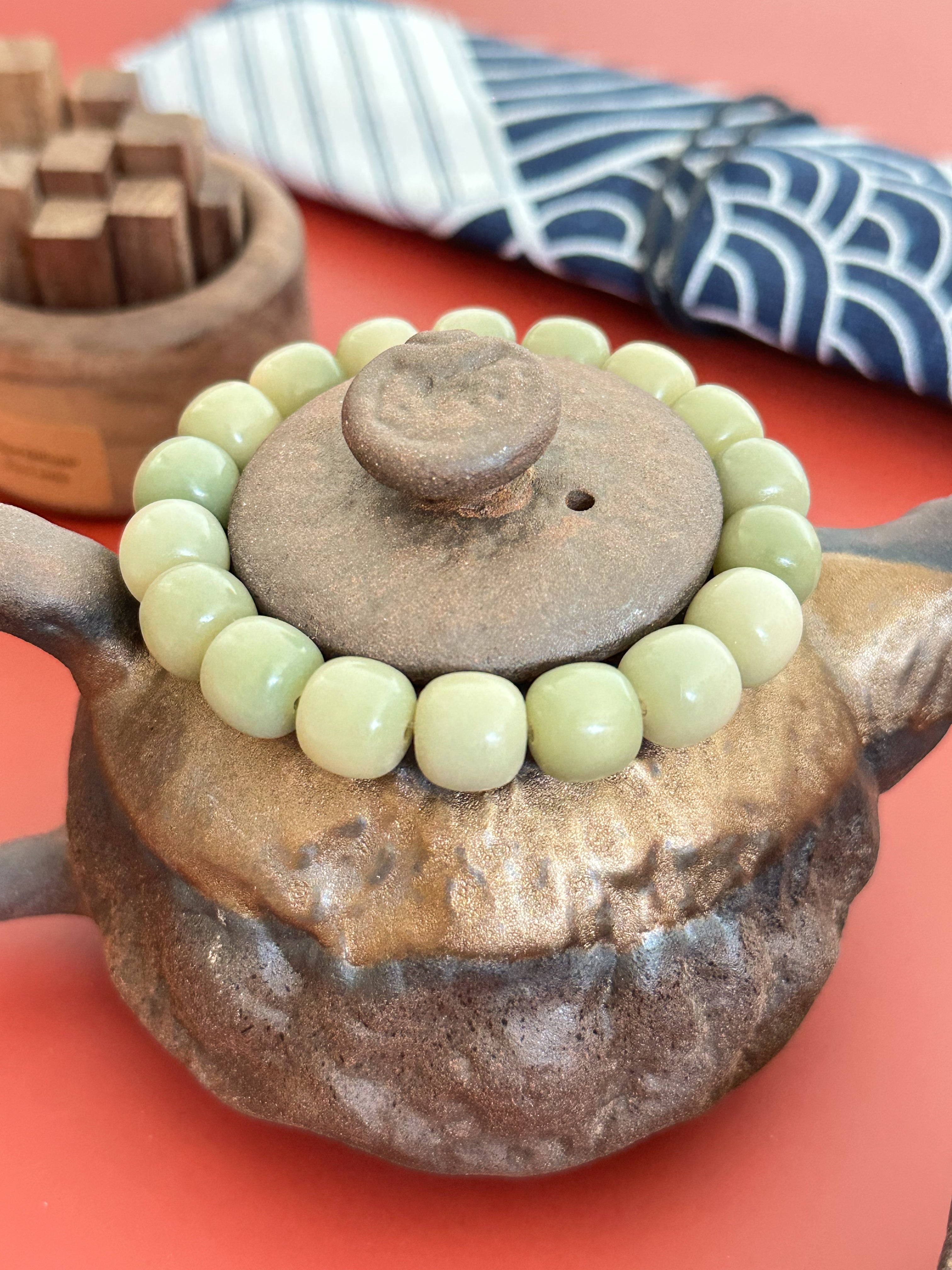 Bodhi-Armband mit natürlichem Farbverlauf und grünen Trauben – Gelassenheit und Frische