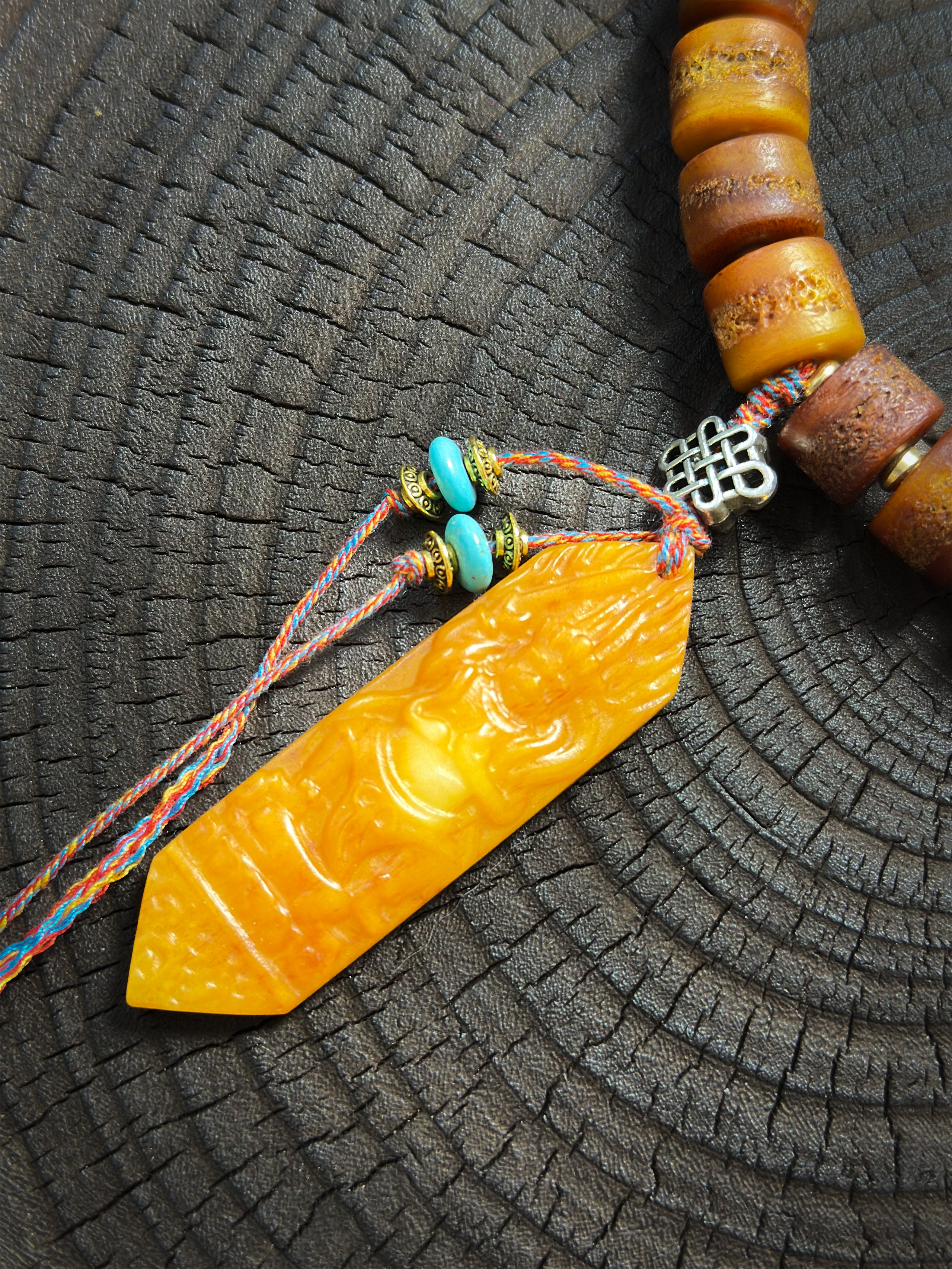 Yak-Schädel-Bernstein-Gabba-Armband – tibetische Stärke und Schutz