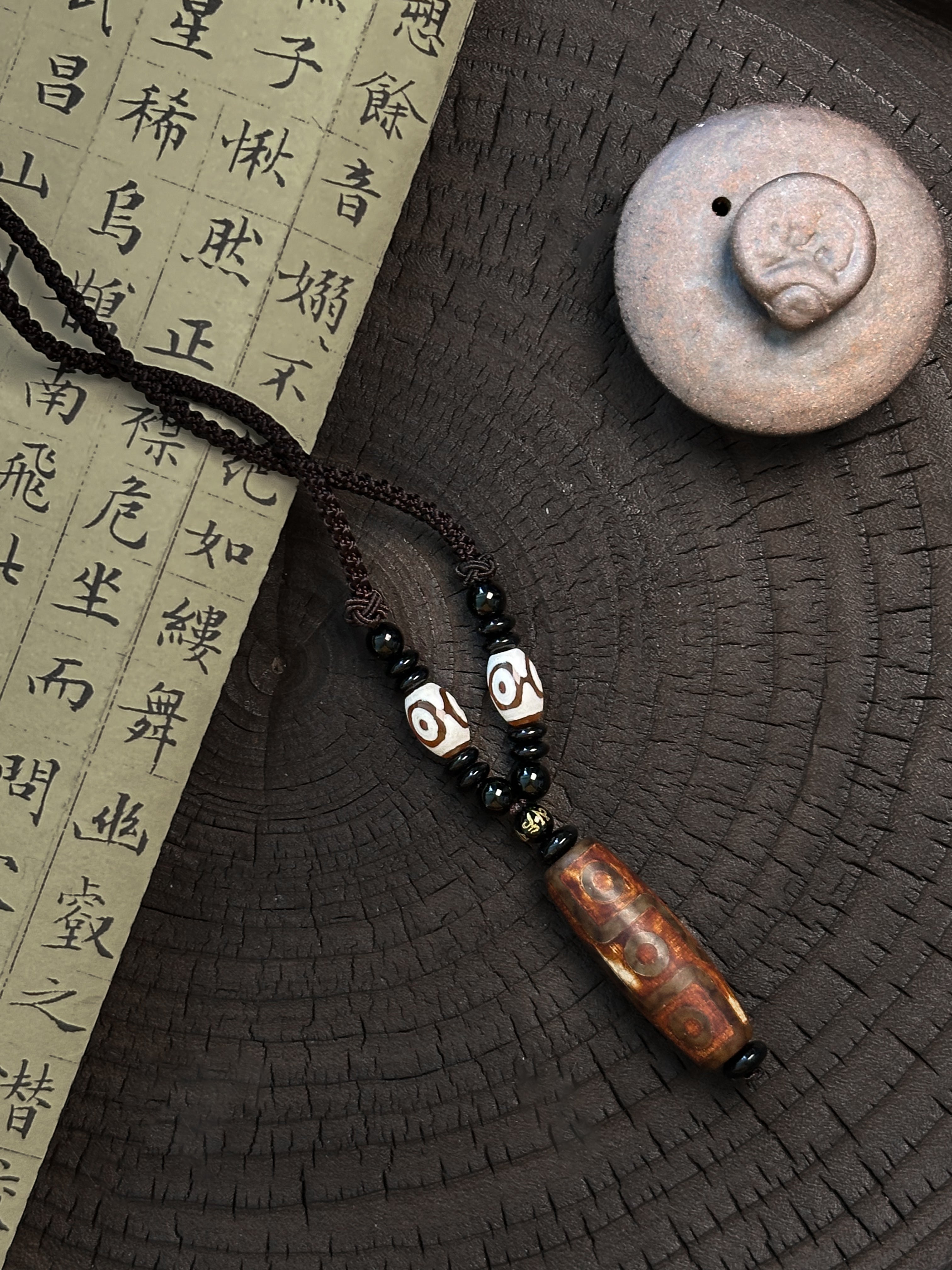 Natural Tibetan 9-Eyed Agate Dzi Bead Necklace – Symbol of Blessings