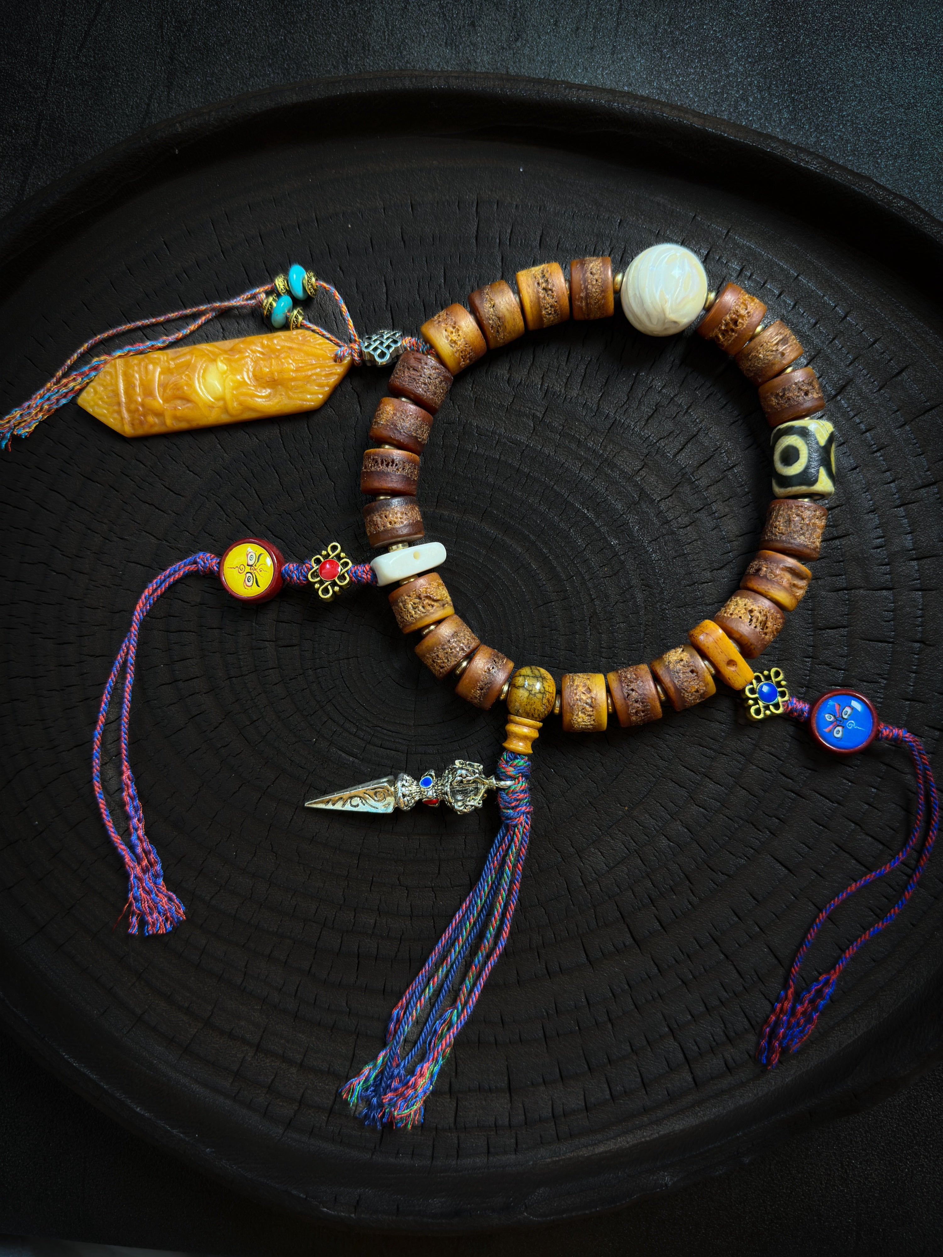 Yak-Schädel-Bernstein-Gabba-Armband – tibetische Stärke und Schutz
