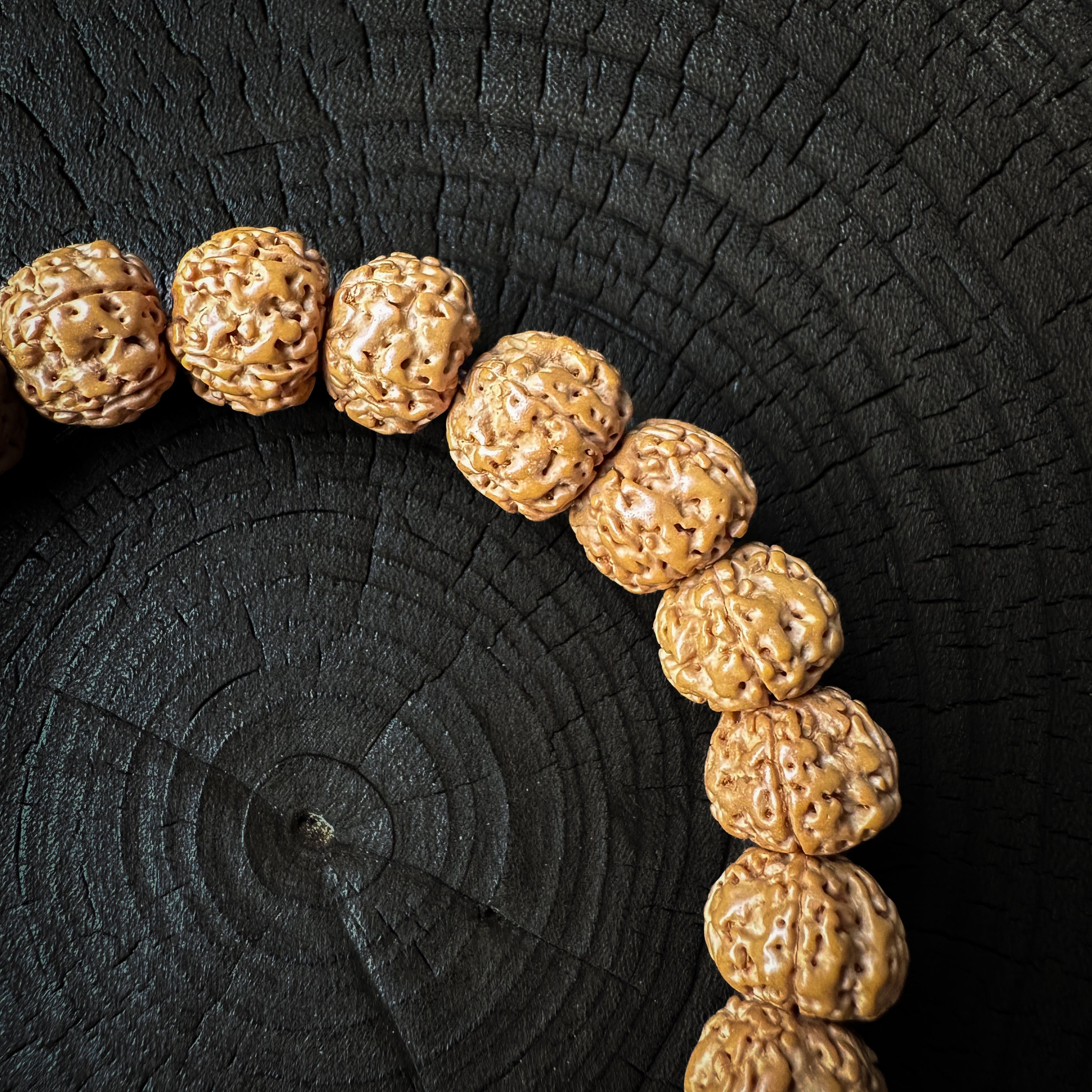 Pulsera Bodhi Vajra del Pequeño Rey: un símbolo de fuerza y poder espiritual