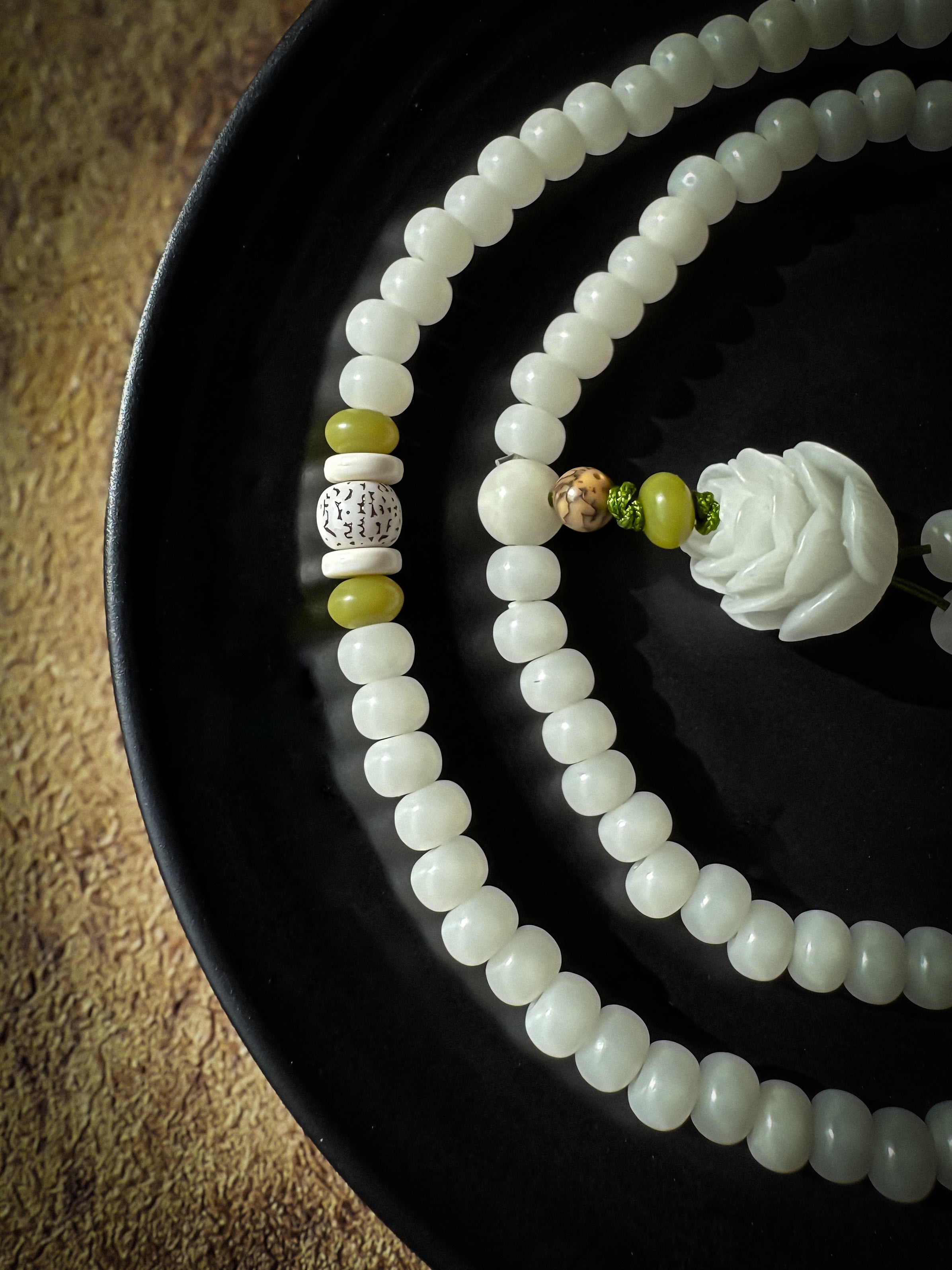 Natural White Jade Bodhi Root 108 Bead Mala Bracelet – A Symbol of Purity and Enlightenment