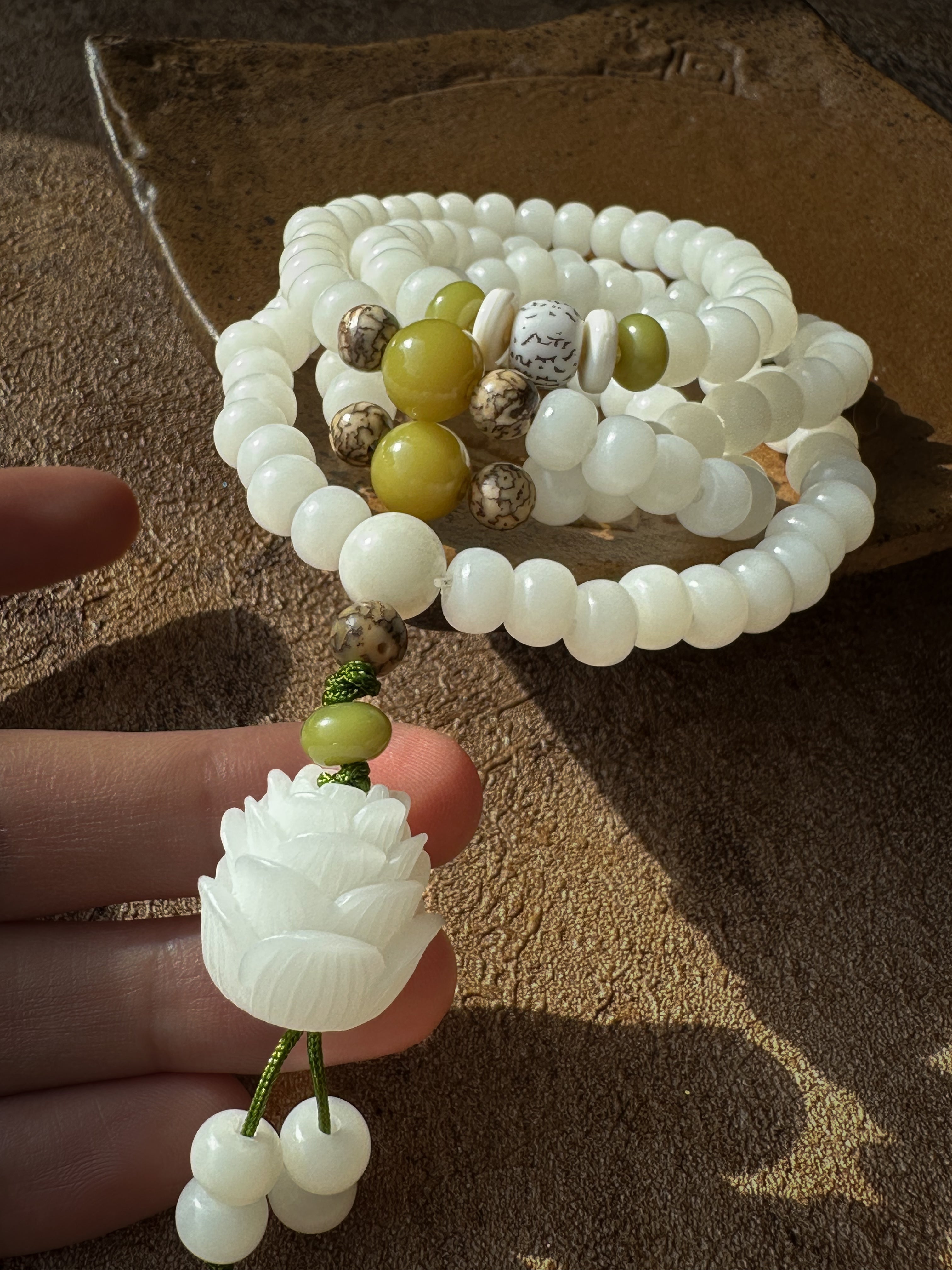 Natural White Jade Bodhi Root 108 Bead Mala Bracelet – A Symbol of Purity and Enlightenment