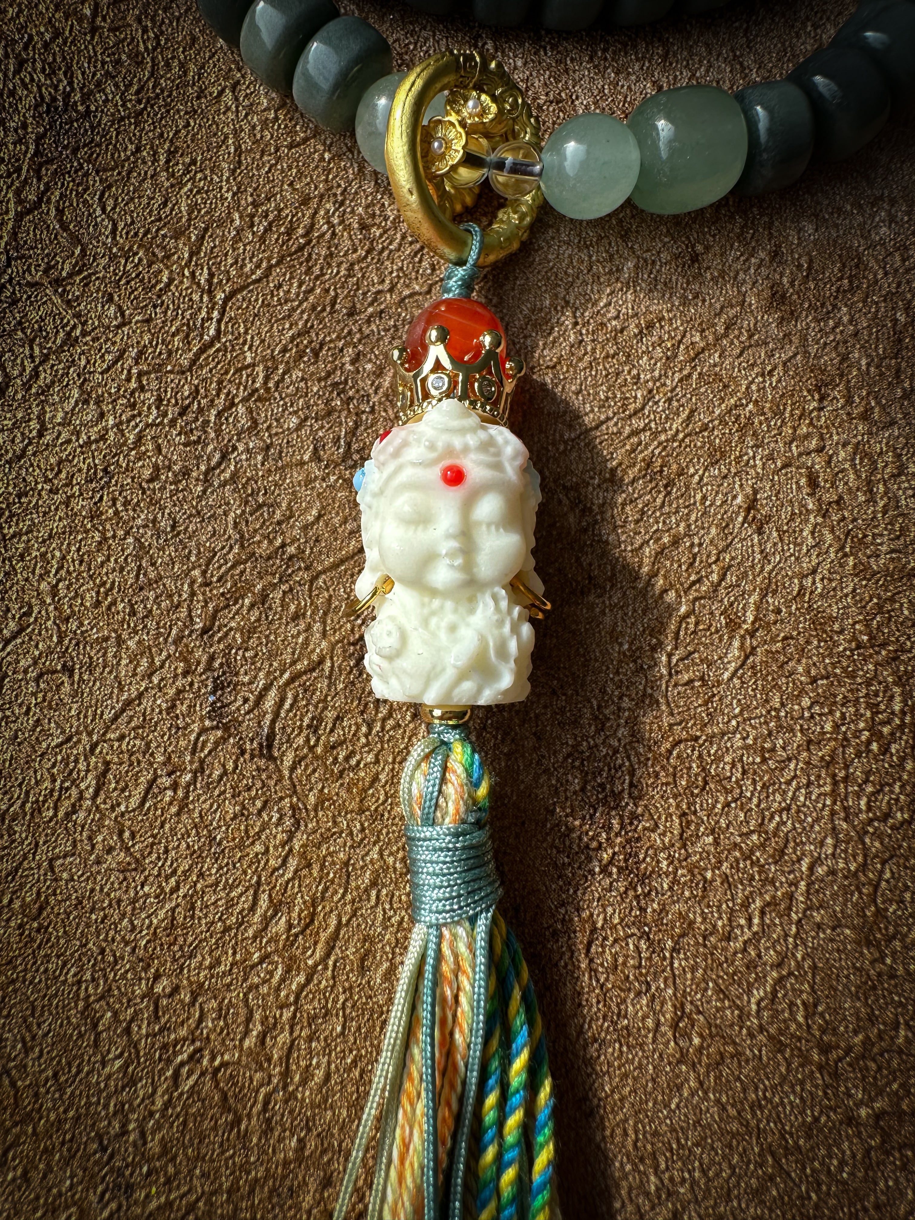 Pulsera tibetana Bodhi verde oscuro hecha a mano: joyería espiritual y cultural