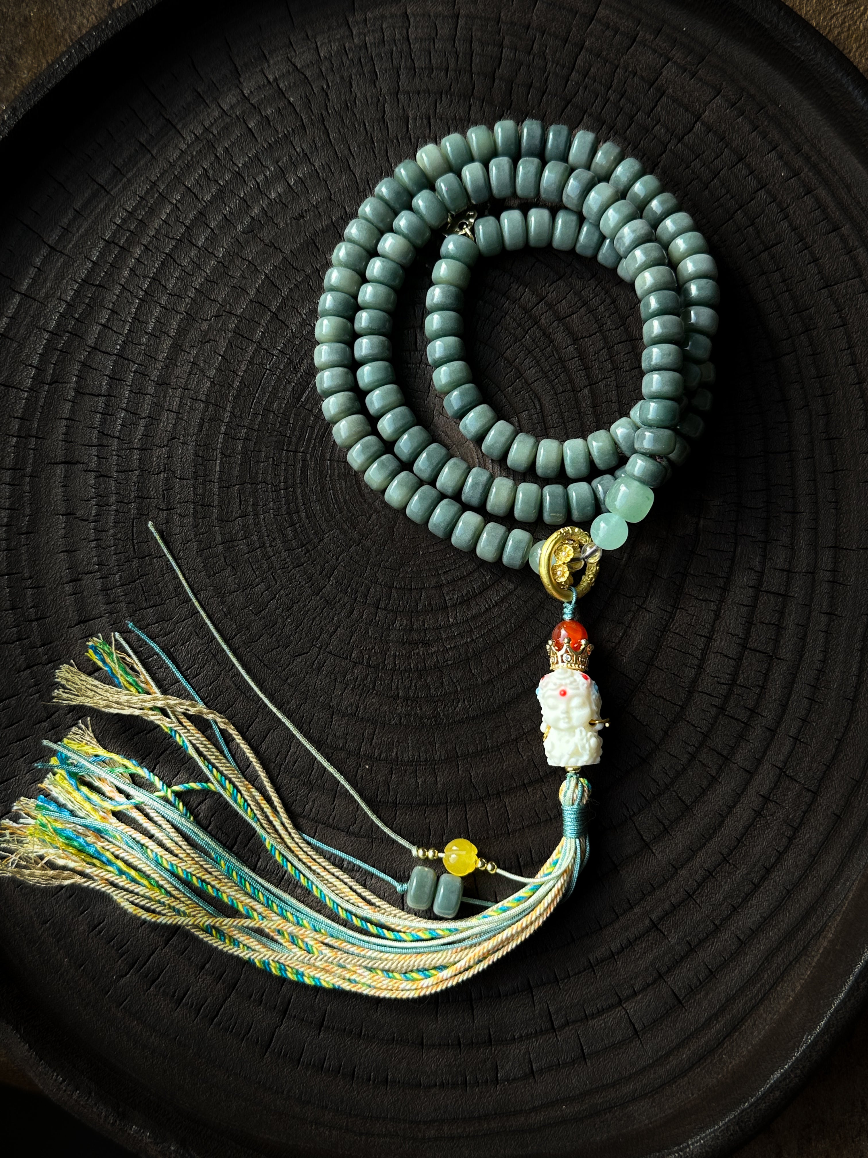 Pulsera tibetana Bodhi verde oscuro hecha a mano: joyería espiritual y cultural