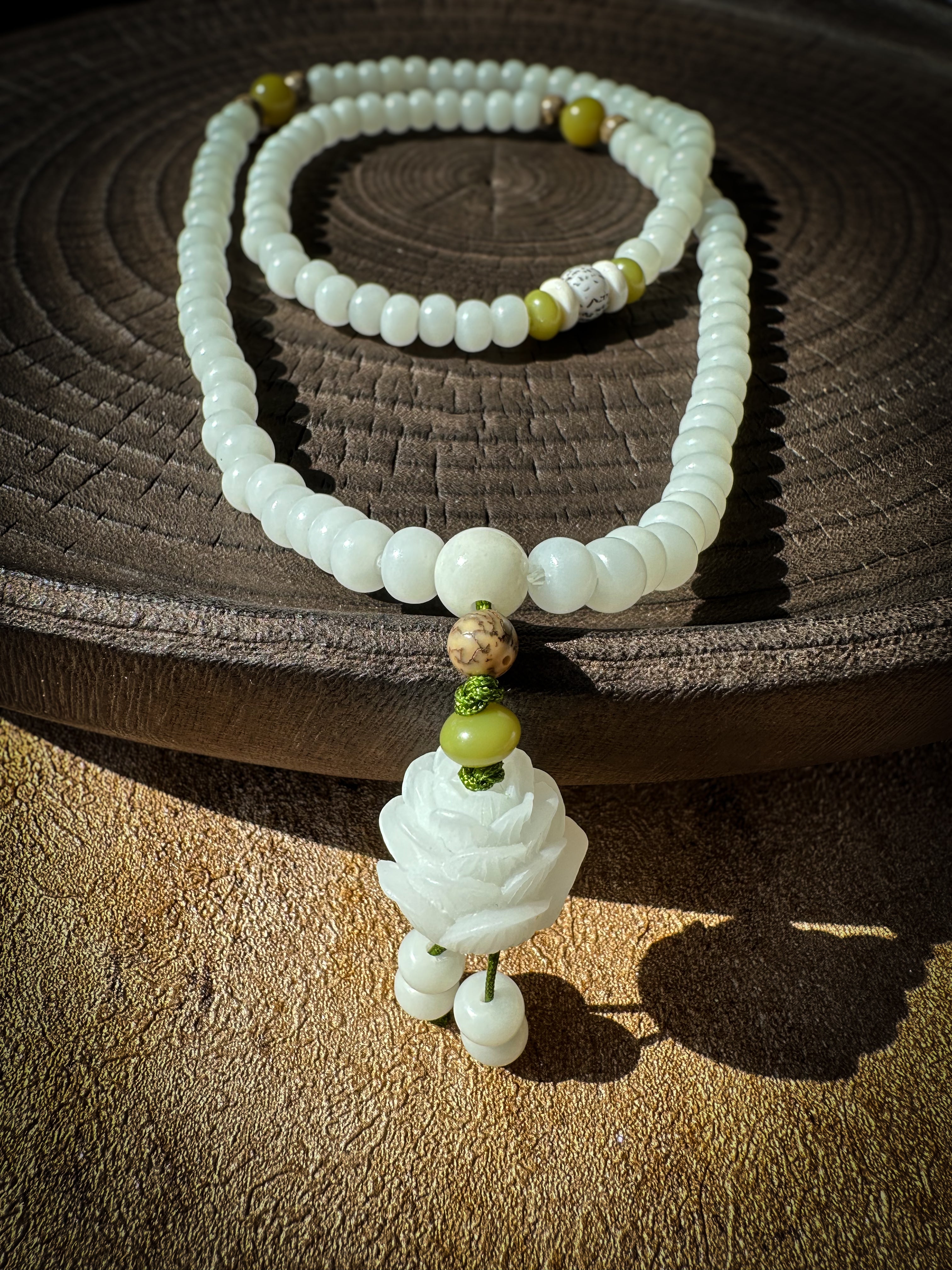 Natural White Jade Bodhi Root 108 Bead Mala Bracelet – A Symbol of Purity and Enlightenment