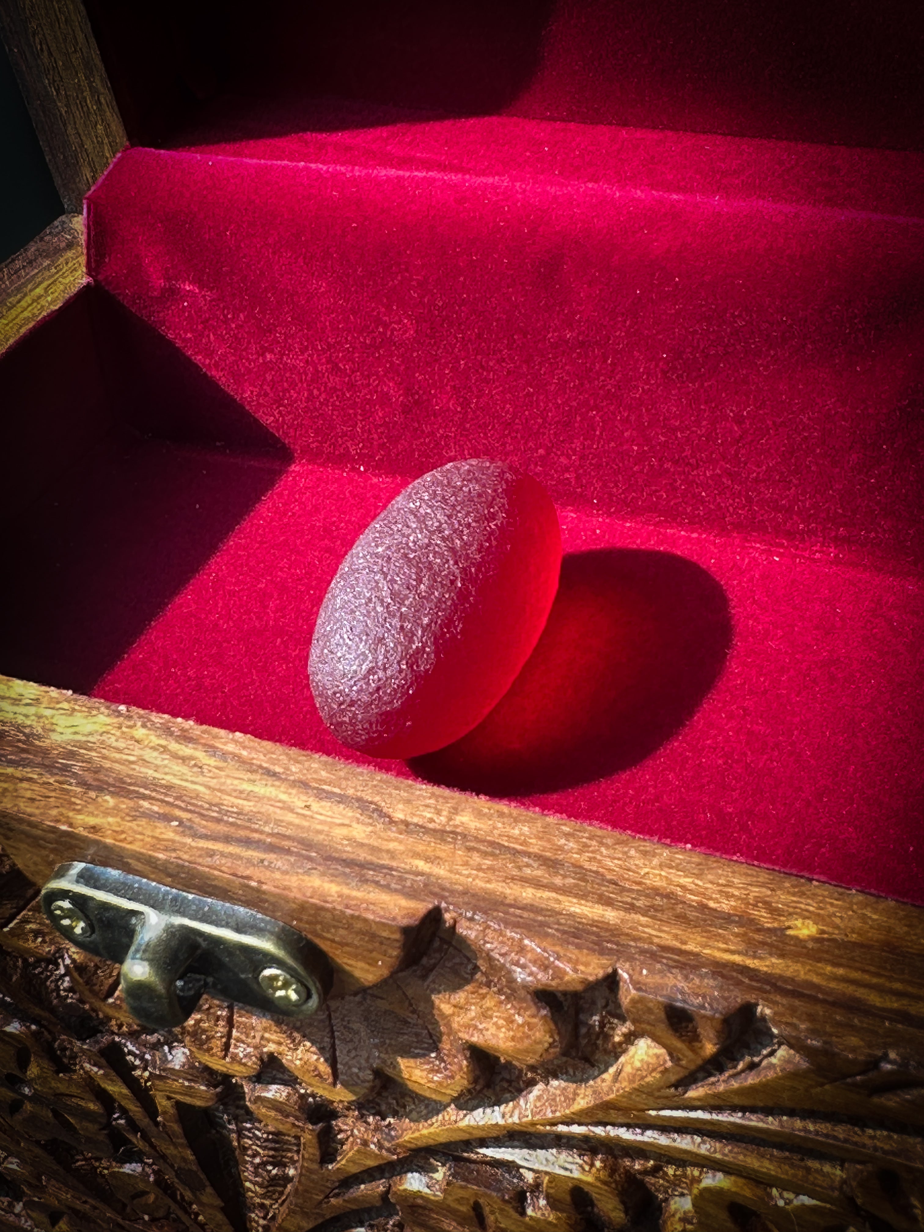 Wine Red Energy Stone Pendant – A Source of Vitality and Balance
