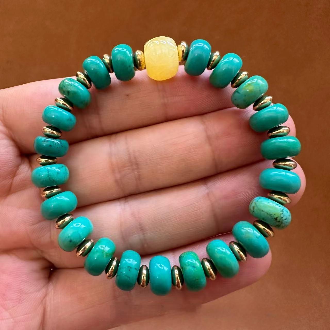 Pulsera de turquesa tibetana y ámbar: símbolo de armonía y protección