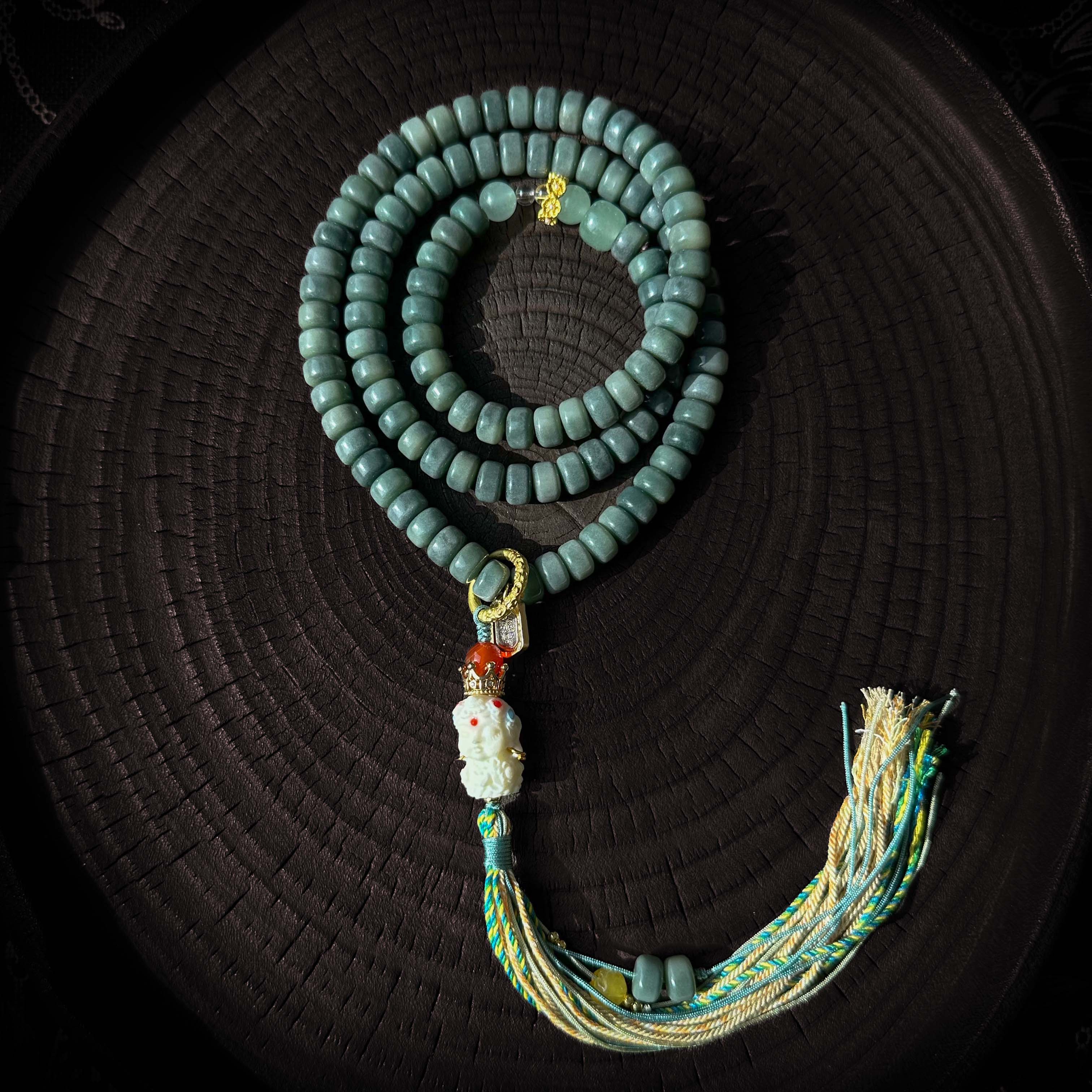 Pulsera tibetana Bodhi verde oscuro hecha a mano: joyería espiritual y cultural