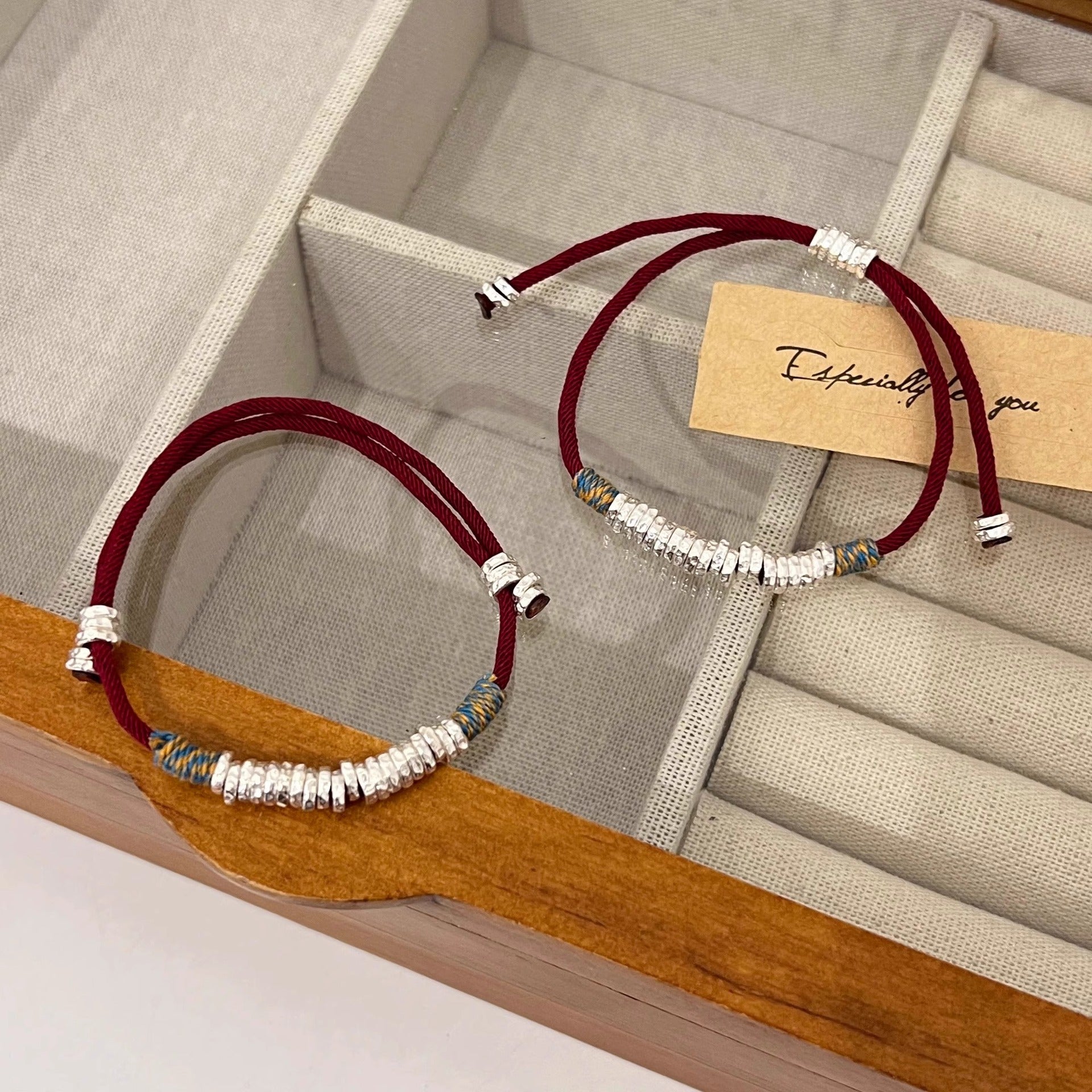 Gewebtes Armband im chinesischen Vintage-Stil – Rotwein & Schwarz