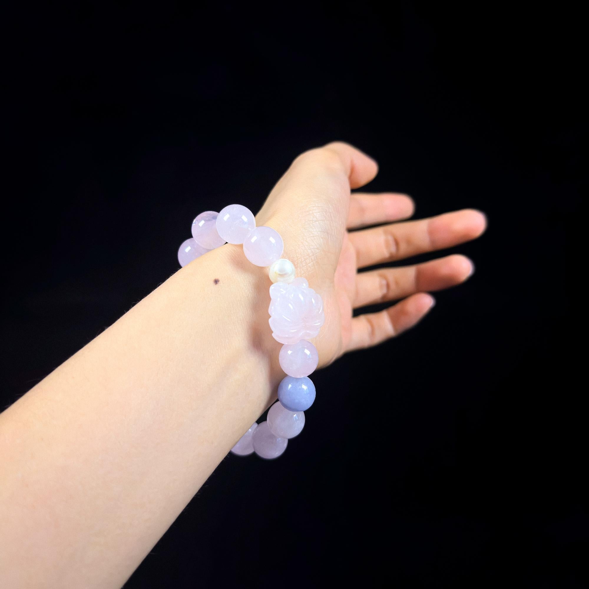 Pulsera de perlas de cuarzo rosa: símbolo de amor, armonía y sanación