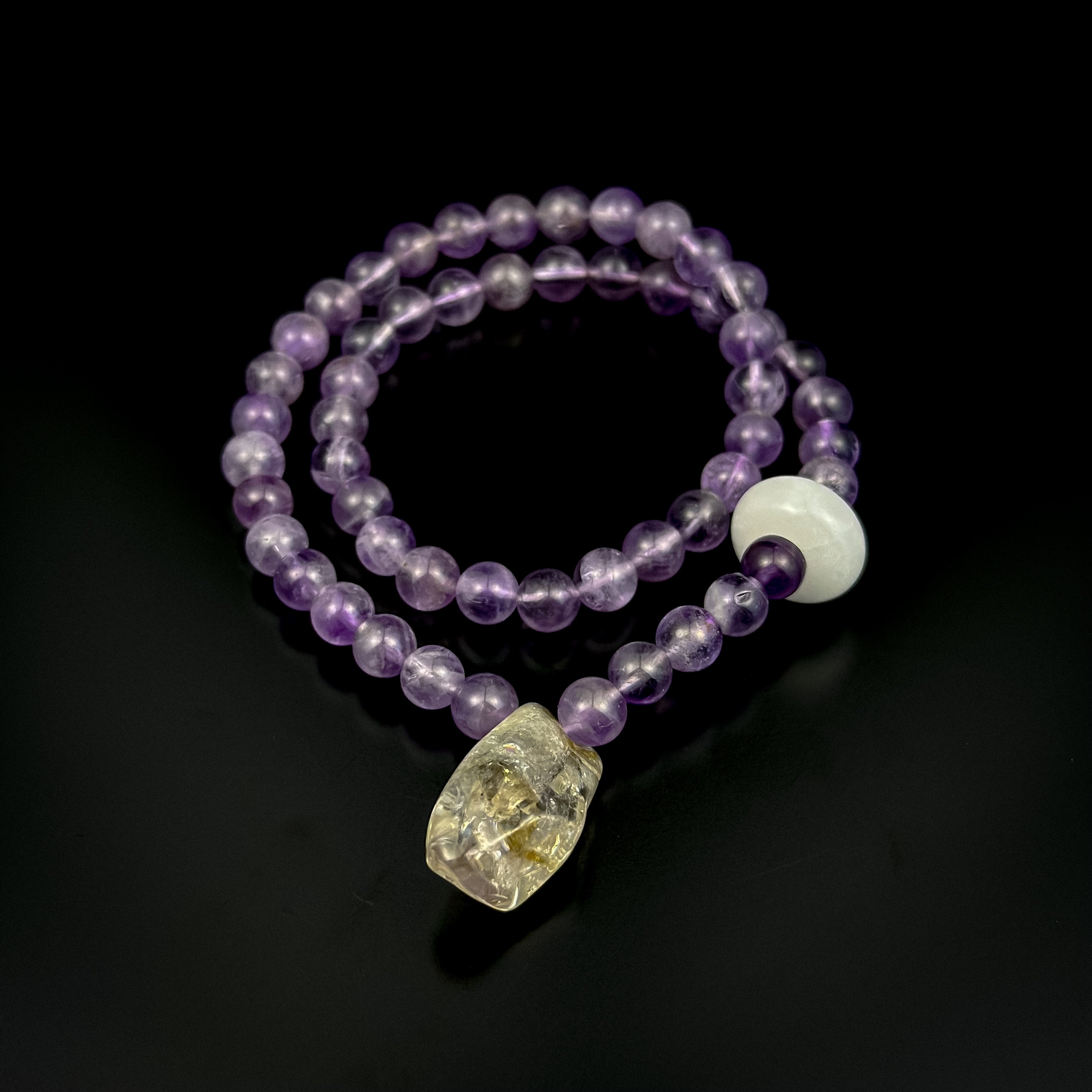 Natural Amethyst Raw Stone Bracelet – A Symbol of Spiritual Protection and Healing