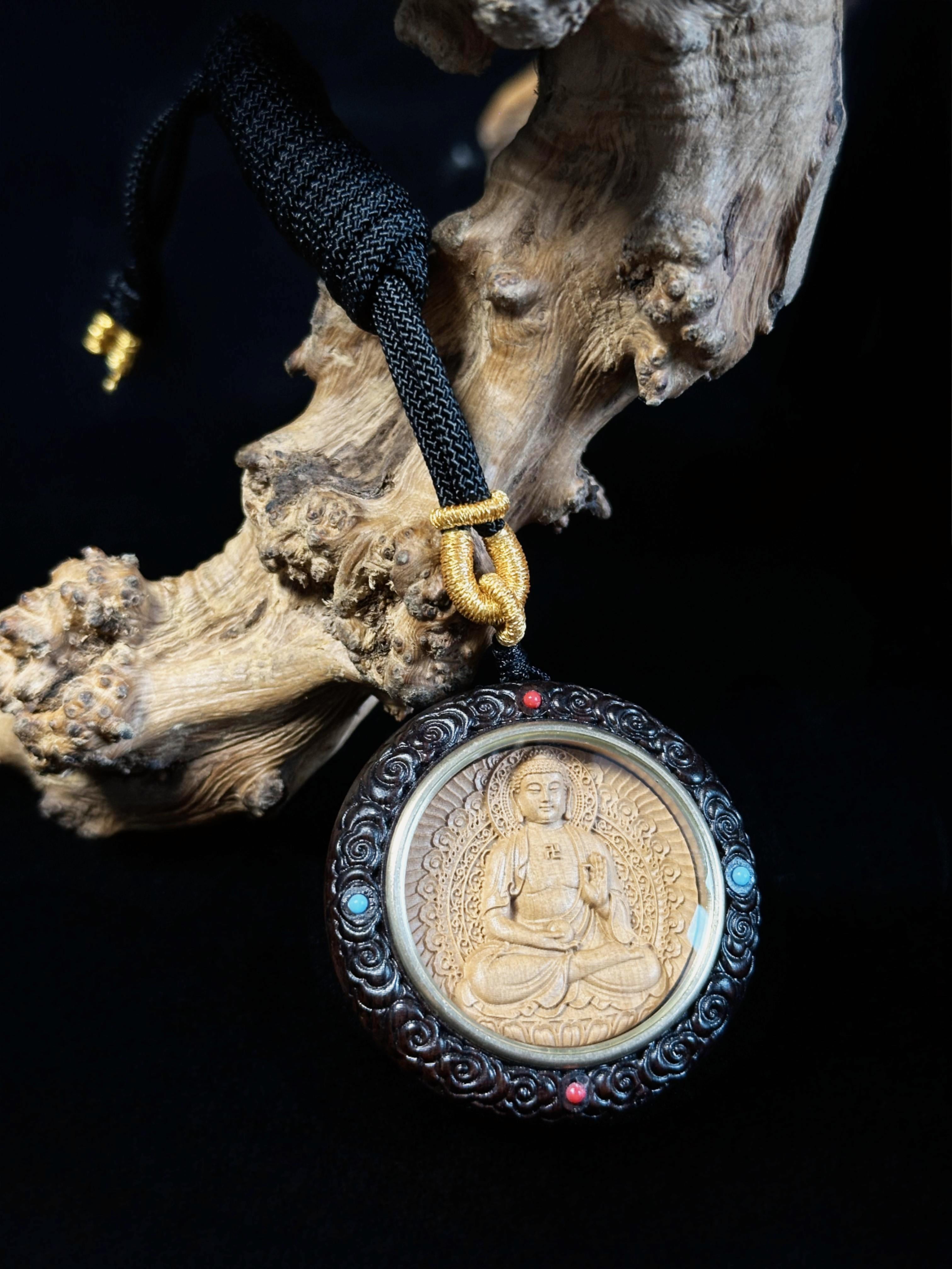 Zodiac Amida Buddha Anhänger – Original chinesisches Design, schwarzes Ebenholz