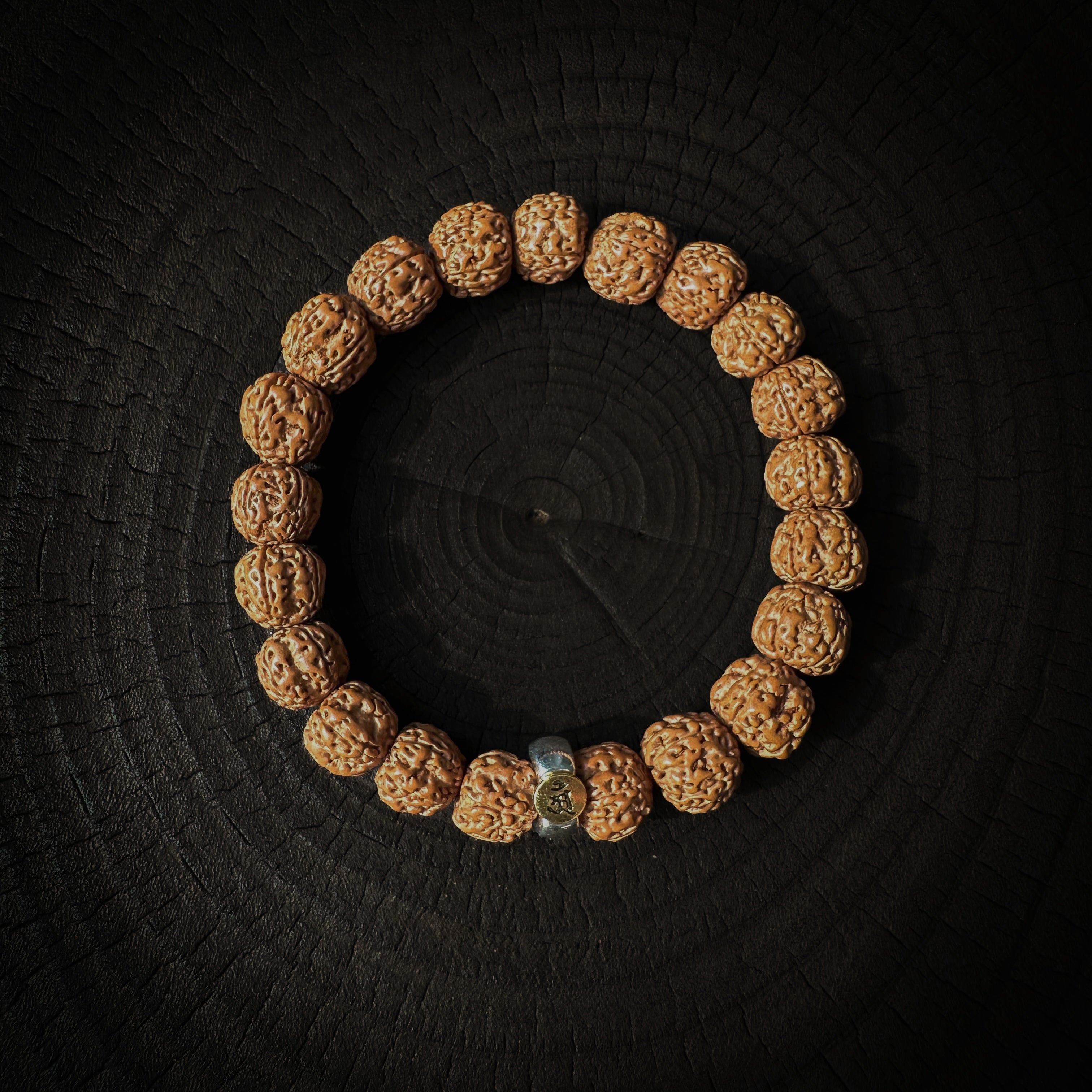 Pulsera Bodhi Vajra del Pequeño Rey: un símbolo de fuerza y poder espiritual