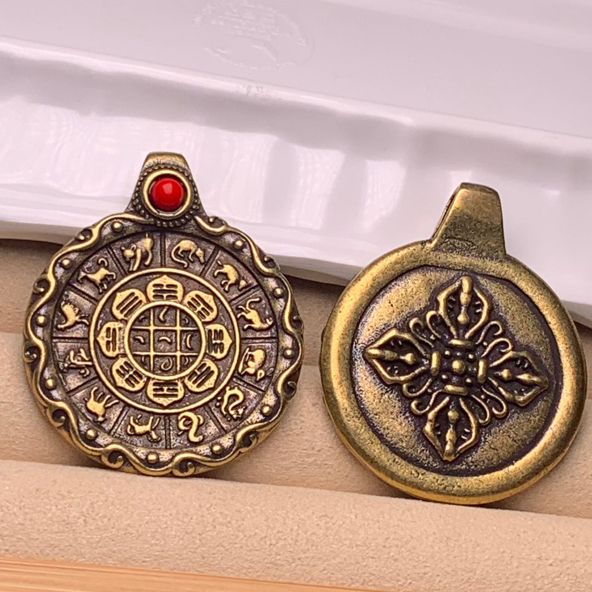 Nine Palaces Eight Trigrams Zodiac Pendant – A Symbol of Balance and Fortune