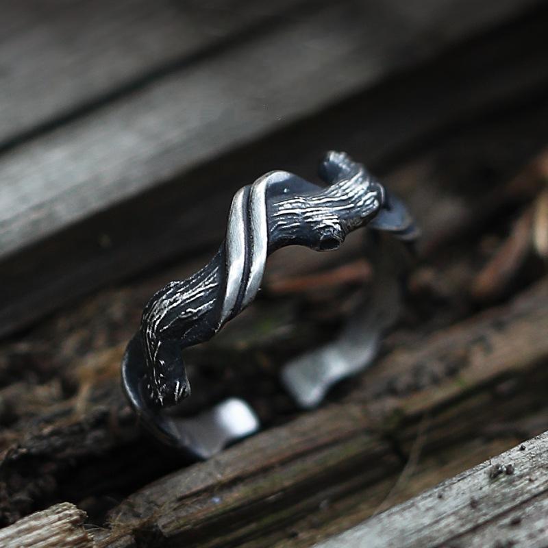 Floating Wood Ring – A Symbol of Freedom and Transformation