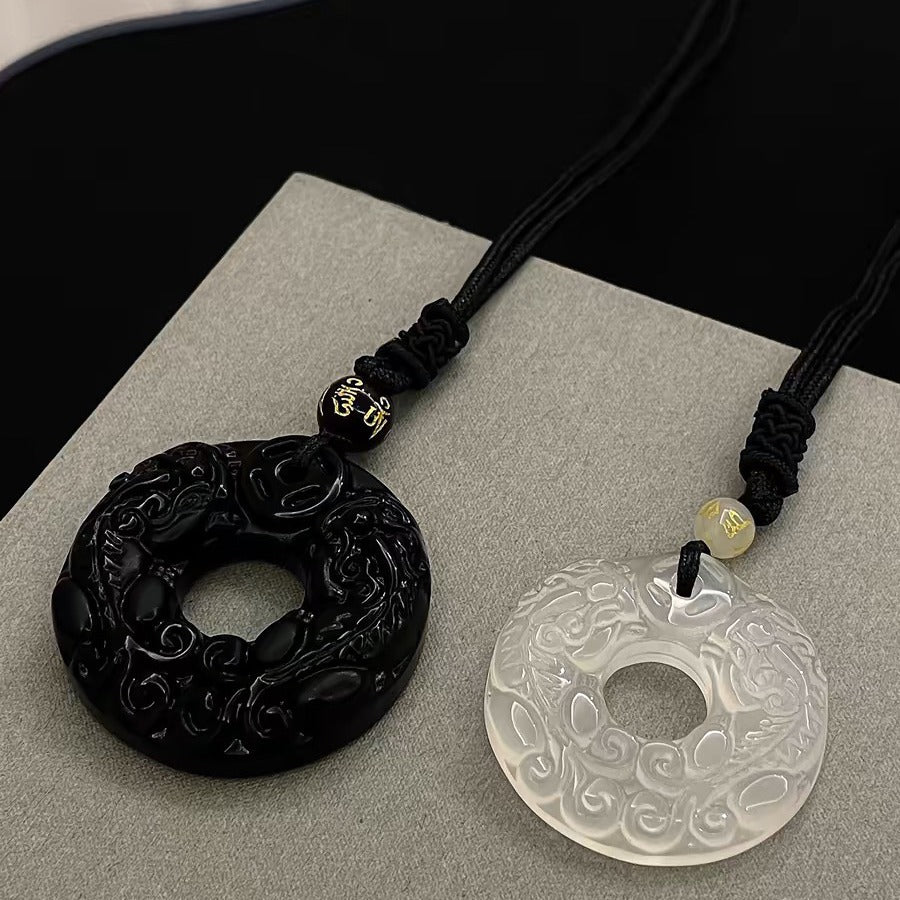 Colgante de la Paz Pixiu de obsidiana negra y ágata blanca