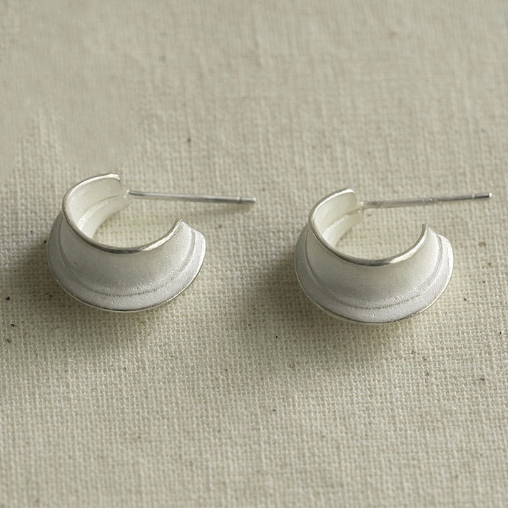 Floating Star Orbit Earrings – Handcrafted Frosted Texture, Cosmic Design