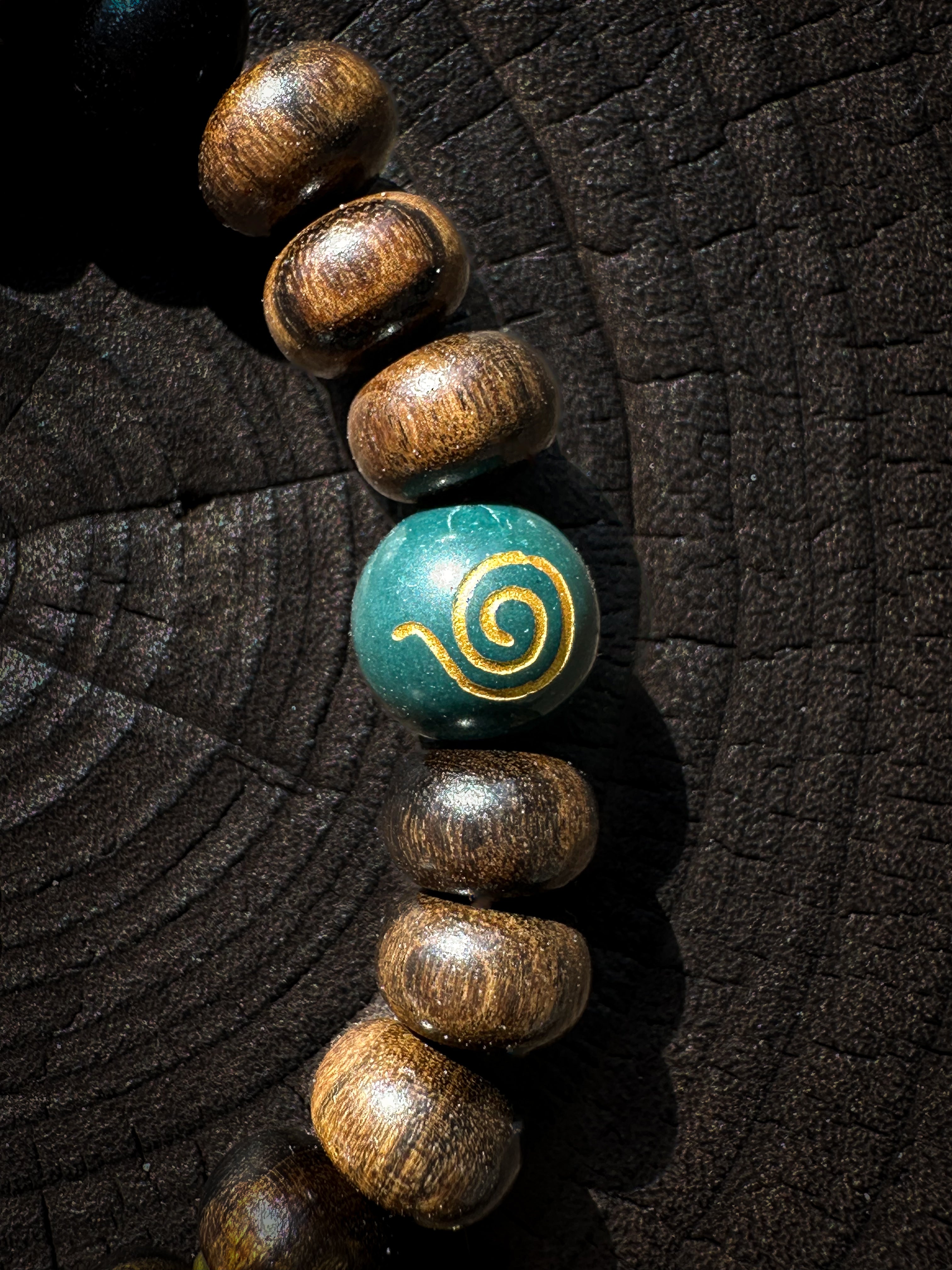 Agarwood Bead Bracelet – Symbol of Serenity and Spiritual Strength