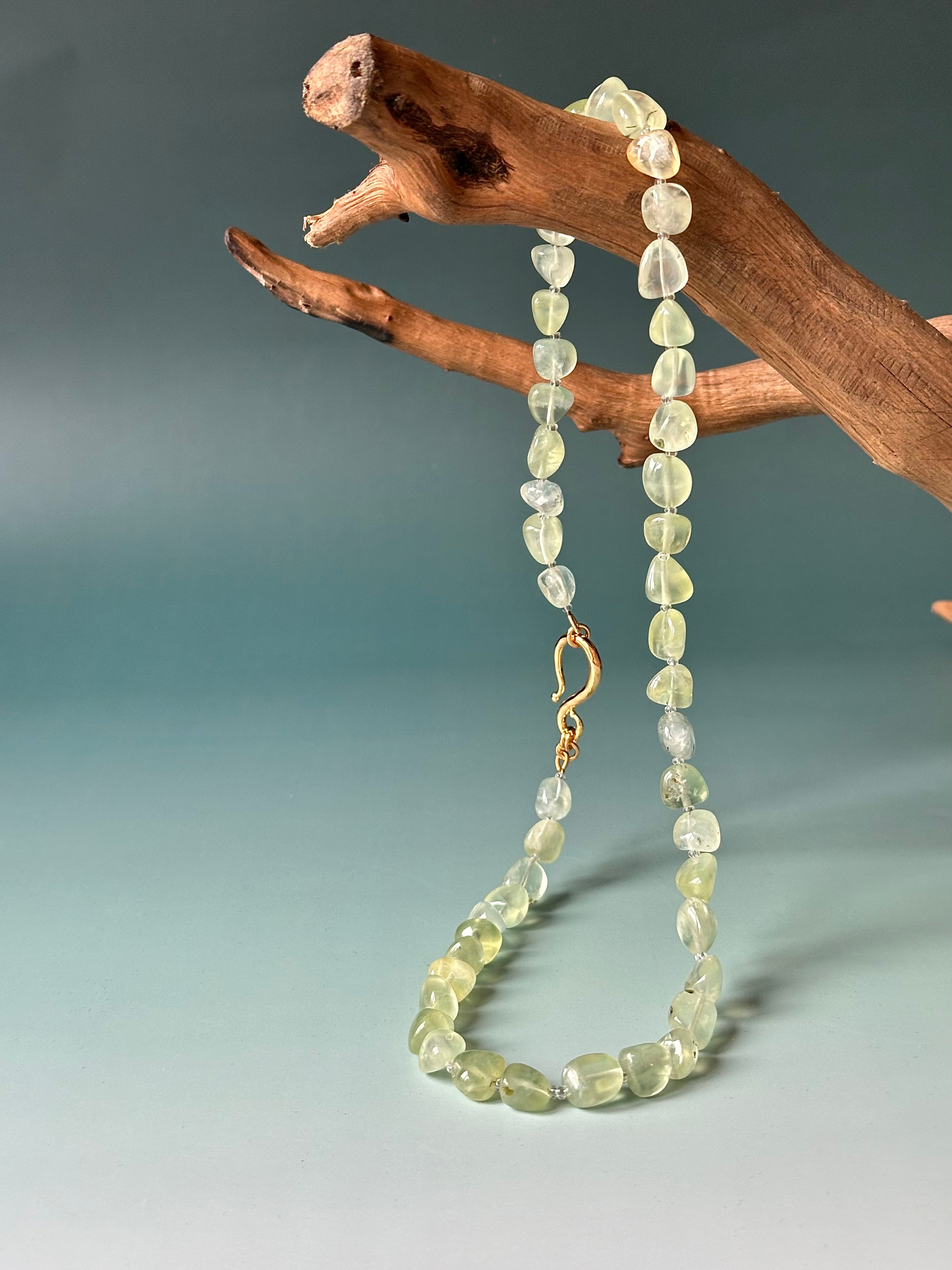 Natural Irregular Green Grape Crystal Stone Necklace – A Symbol of Vitality and Healing